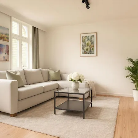 Leilighet Twin Flat 2nd Floor Centre - Norwegians Minimum Age 25 *