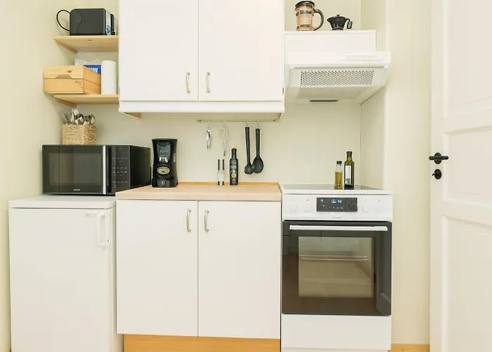 Twin Flat 2nd Floor Centre - Norwegians Minimum Age 25 *