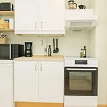 Twin Flat 2nd Floor Centre - Norwegians Minimum Age 25 *