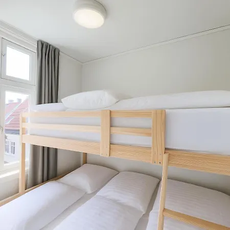 Twin Flat 2nd Floor Centre - Norwegians Minimum Age 25